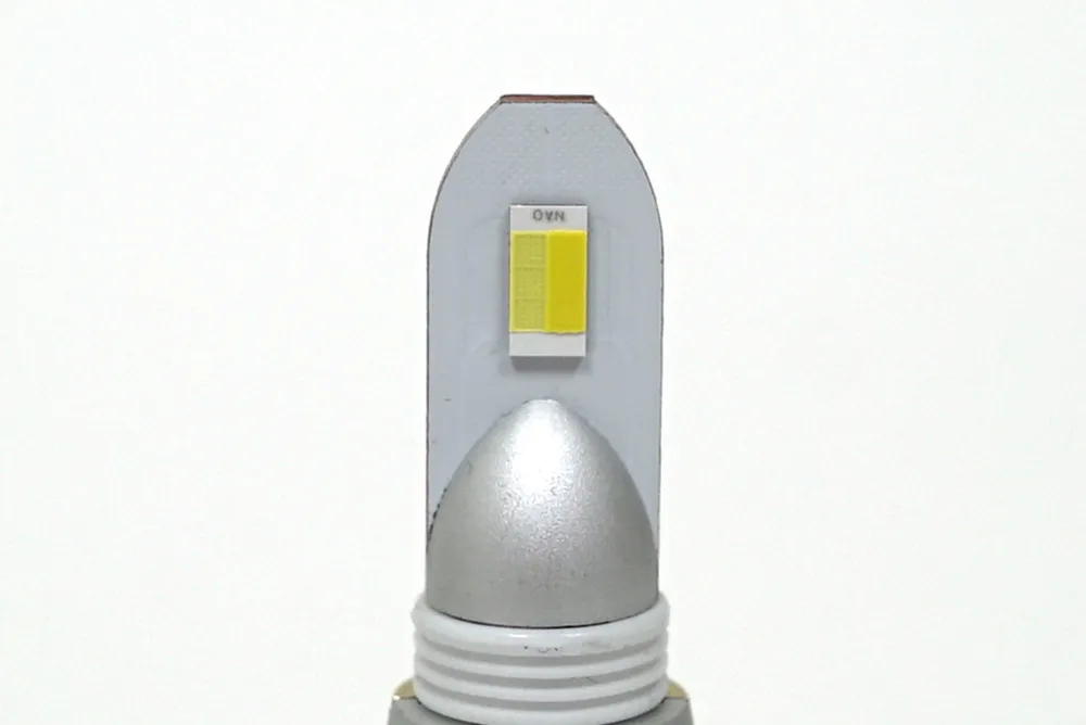 Boslla Bullet B4 white and yellow emitter rows